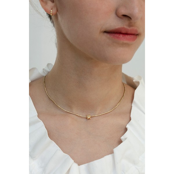 5 Octobre kaklo papuošalas su deimantais 